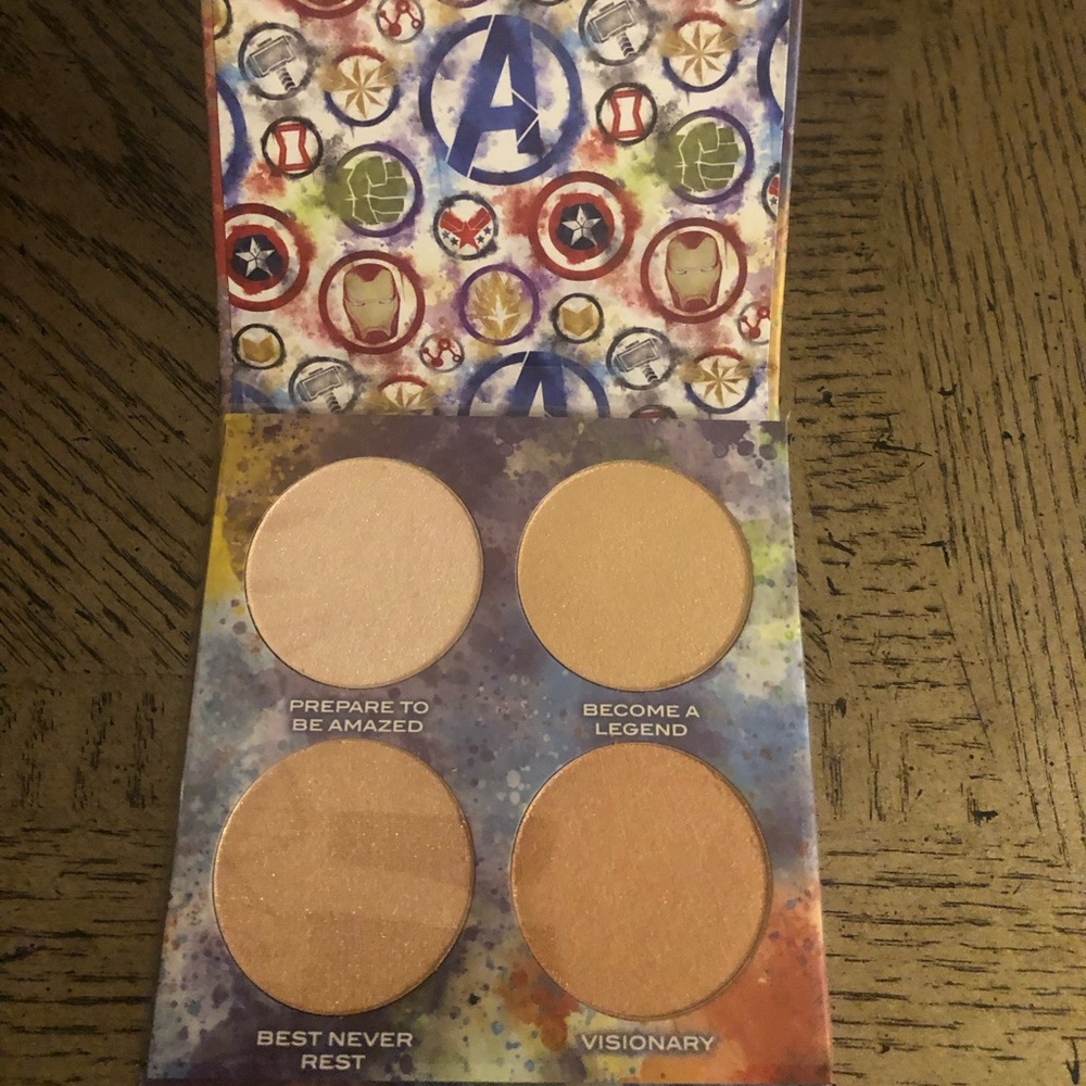 Ulta x Marvel's Avengers Highlighter Palette - Picture 4 of 5
